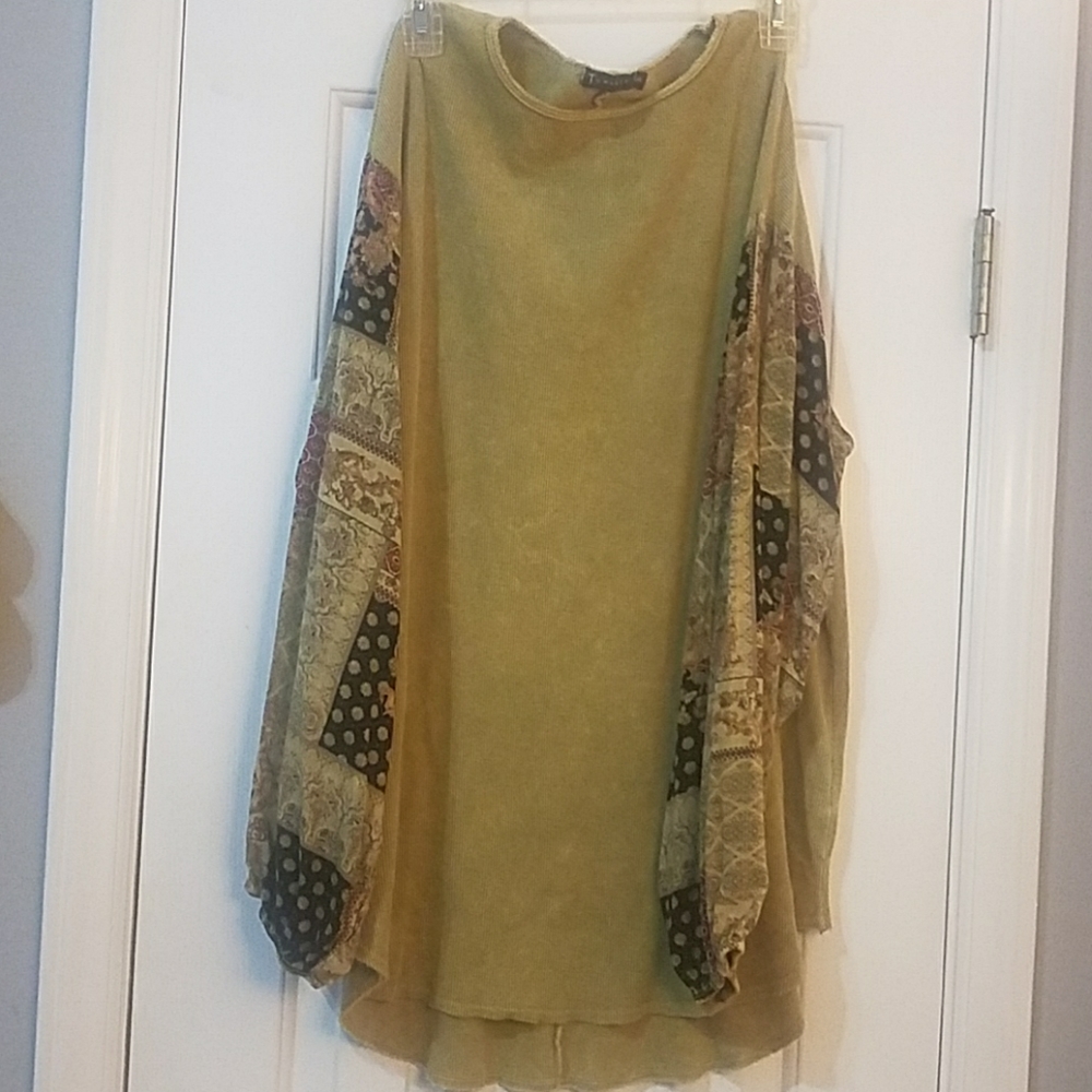 T-PARTY- adorable tunic with stretch -